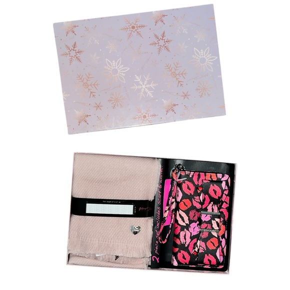 BETSEY JOHNSON Red Lips Bow Zip Around Wristlet Wallet Scarf Holiday Gift Set - Picture 3 of 9